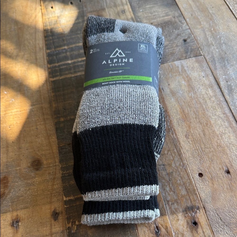 Alpine Design Men's Black and Gray Athletic Socks 2 pack